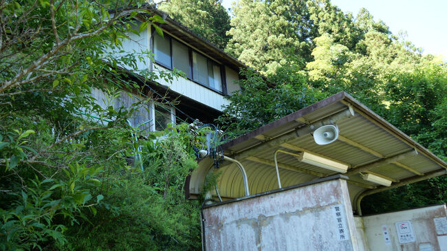 駅周辺には民家が１軒だけありました。<br />現在も人が住んでいるようでした。