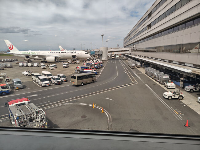 待ち時間は働く車たちを観察。<br />この時間が好きなのですがわかる人いますでしょうか…ｗ