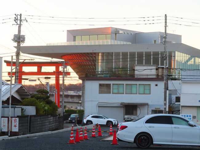 一の大鳥居と隣りの「静岡県富士山世界遺産センター」が見えました。以前身延線の車窓もよく見えます。