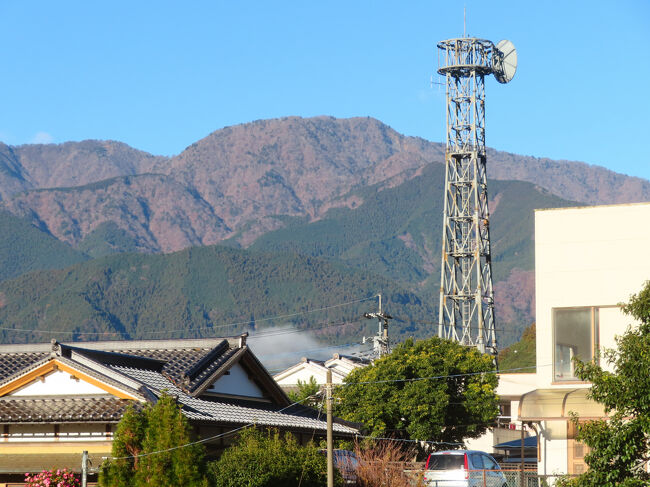 川のほとりのあの鉄塔、登れたらさぞかし良い眺め。