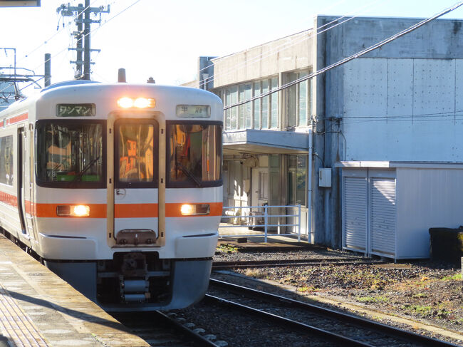08:48発の甲府行きが入線。なんだかんだで時間はすぐ経ちました。