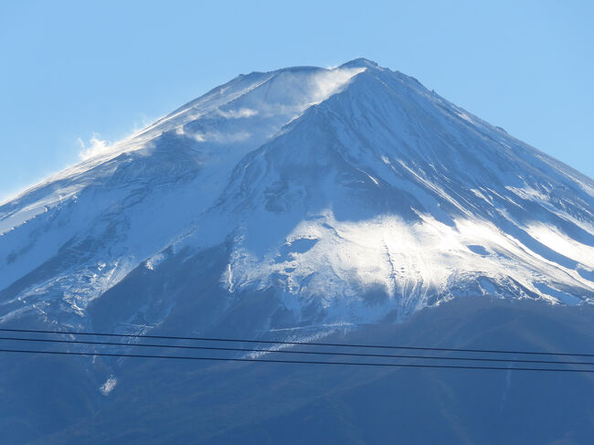 いやぁ、駆逐されてるなぁ…邦人観光。しかしどんなに混んでても、目に入ってくる富士山はじゃまされない！