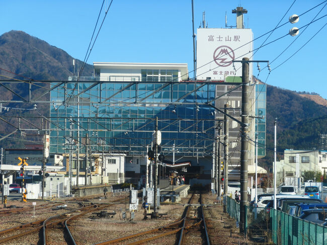 じきに富士山駅。大きなビルは富士急のデパートのはず。
