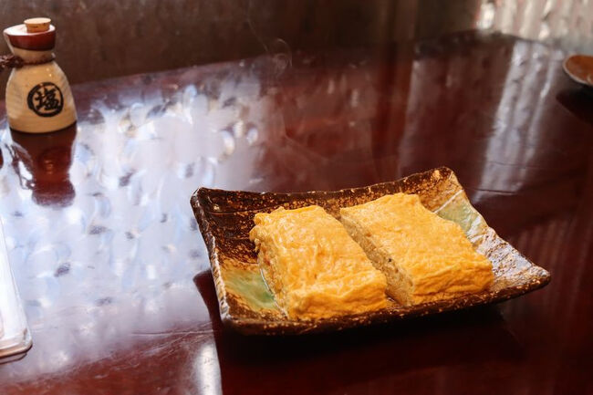 <br />天ざる蕎麦を注文し、<br /><br />その間に出汁巻きもいただきました。