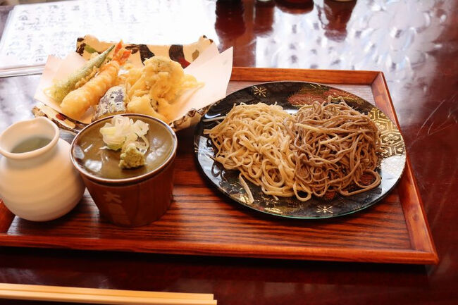 <br />そして王道の天ざる蕎麦。<br /><br />この組み合わせが好きです。