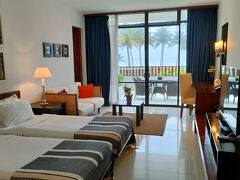 ワドゥワの「ザ・ブルーウォーター」に宿泊。ジェフェリー・バワの素晴らしい設計。