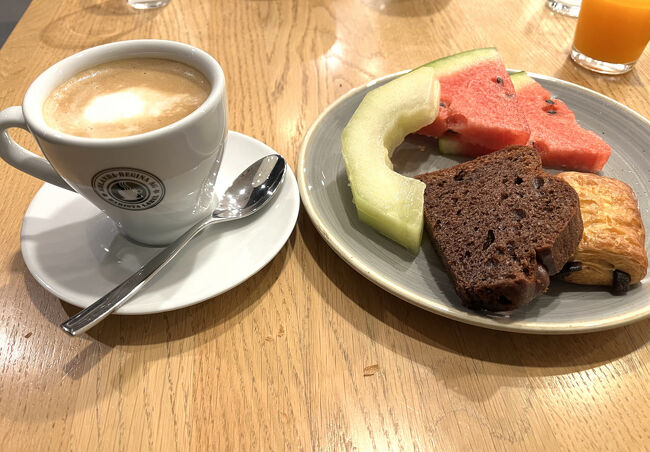 スイス滞在中は、追加費用のかからないホテル朝食をしっかりと食べることにしました