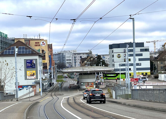 朝食後、またトラム８番線で終点まで一気に北上。少し曇ってきたけど。<br />終点から少し歩くとドイツ国境です