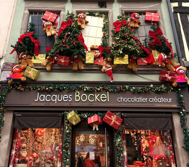 それぞれの建物のクリスマス飾りが、可愛すぎる。<br />暫くコメント無しで写真だけ