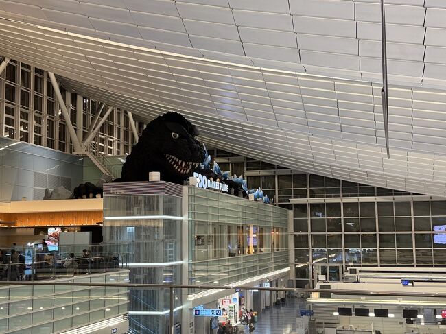 インバウンドが日本に来て、<br />最初に見るのがこのゴジラです。