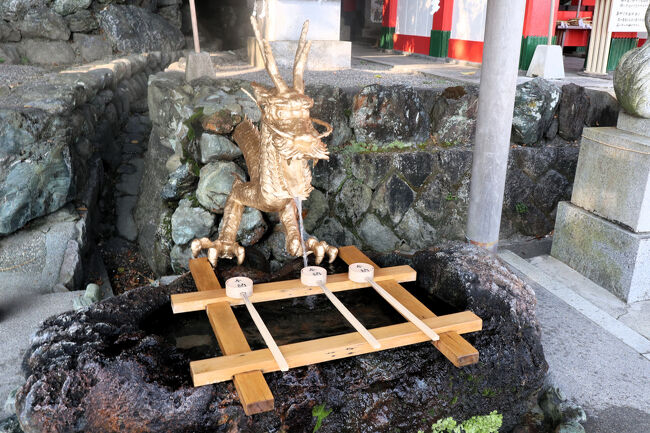 龍宮という名前のとおり手水舎も龍です。