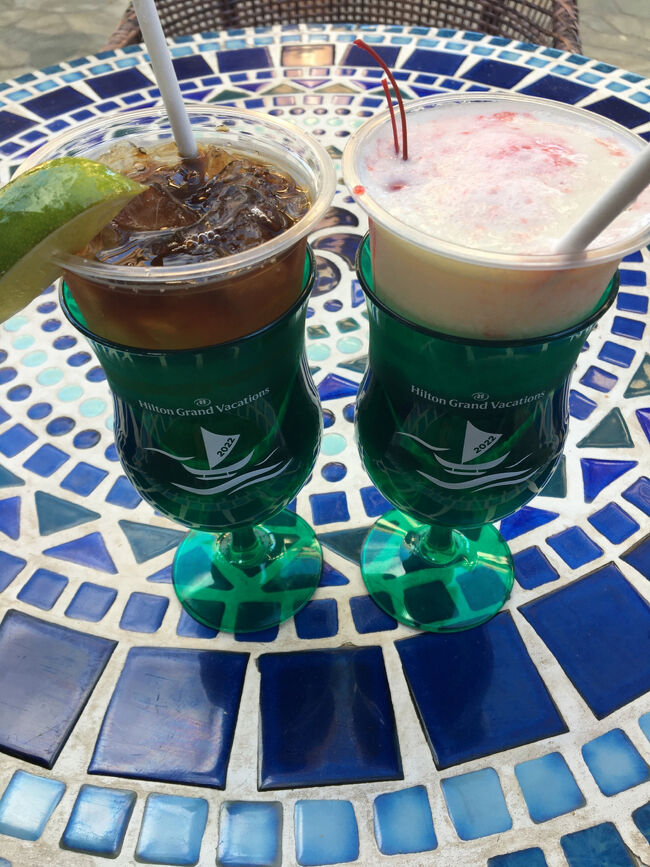 キングスランドのビストロでは、いつものカクテルをオーダー