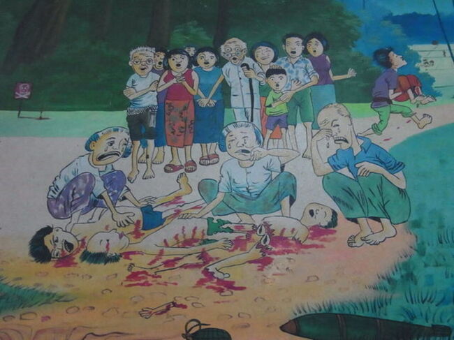 カンボジアには悲しい歴史もあります。<br />アキ・ラー地雷博物館にも立ち寄りました。地雷被害を描いた絵が心をえぐりました。