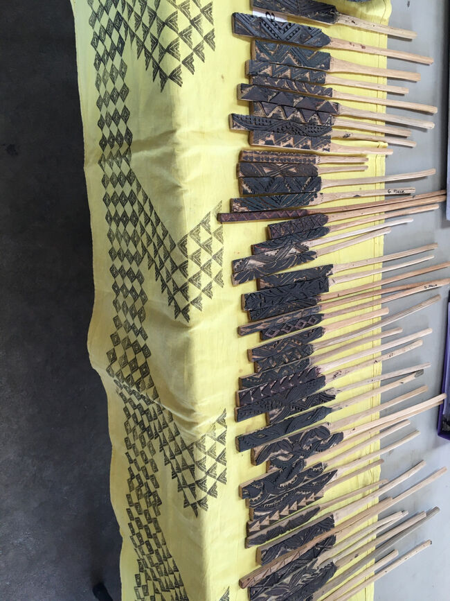 ハワイの文様をスタンプするコーナー