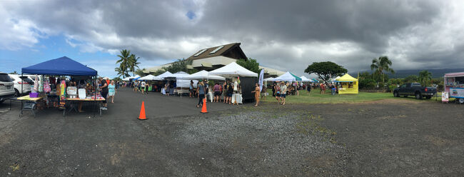 沢山の出店が並んでいます