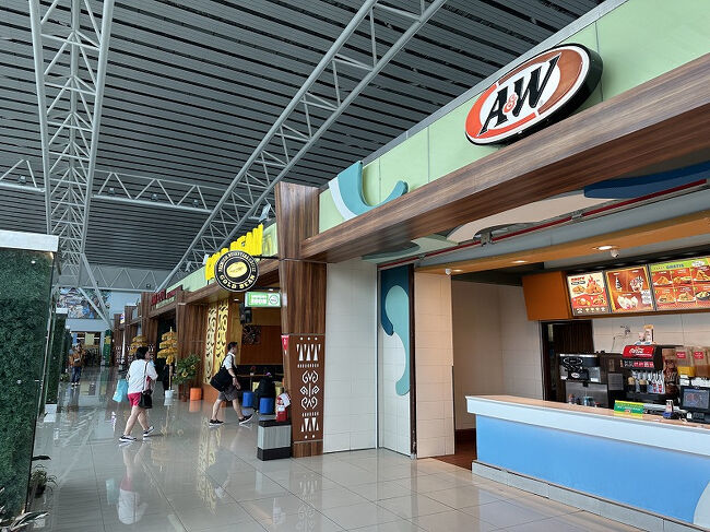 私たちはホテルを出る前にランチを済ませていたので何も食べてないですが、何かしら食べることはできそう。