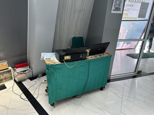 プリンターが置いてあって、係の方に名前を言うと証明書を発行してもえます。<br />無料（というか入場料込み）なので、それぞれの名前を入れて印刷してもらいました。<br />A4サイズです。