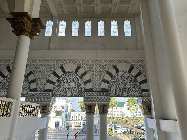 夕方に行ったのですが、たくさんの人が来ていました。