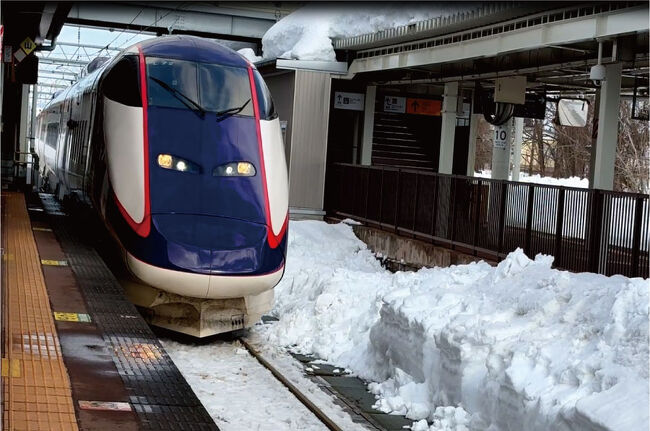 山形新幹線、つばさ　が入ってきました。東京行きです。