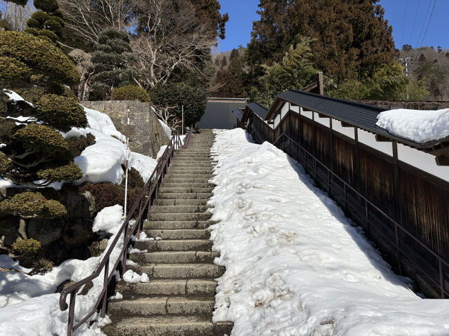 半分雪かきしていただいていて登りやすくありがたやです。<br /><br />しかし考えは甘かった。