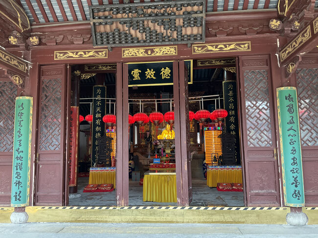 現在の建物は2000年に修復されたものだが、清華閣などの古い建物も残されている