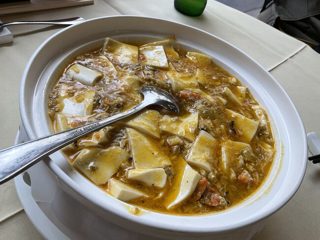 お次は特製蟹味噌餡掛け豆腐<br />辛くはないです<br />これもさっきの餡掛けご飯同様、とっても美味しかった♪<br />上品なお味です