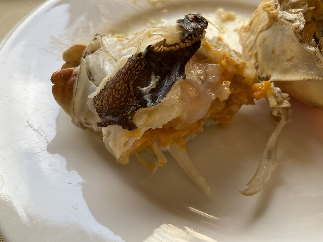 蟹を剥くのを店員さんにお願いしました<br />1番美味しいところが私に来た～^ ^