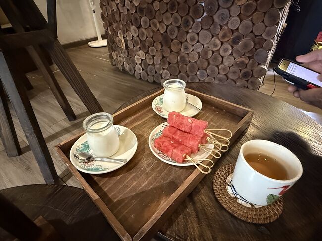 施術後にはヨーグルトとスイカとお茶のおもてなし