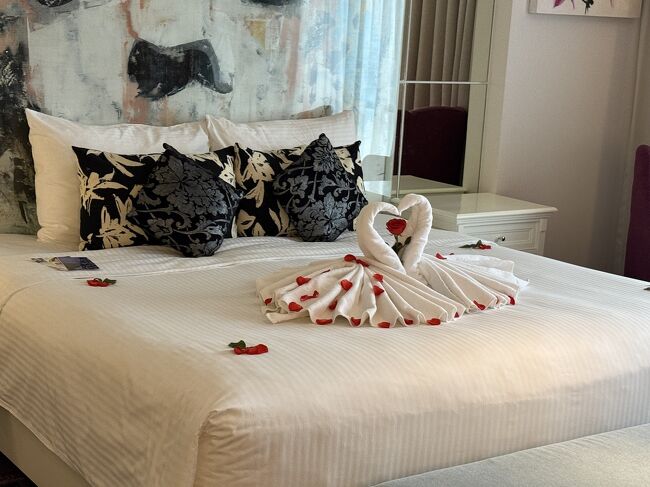 記念日旅行なので、白鳥の飾り付けをしてくれました