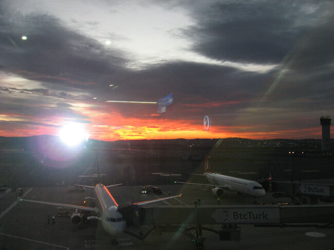 翌朝イスタンブールに到着、空路でトルコ入国は初めてです。