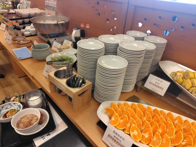 朝もお風呂に入ってから<br />朝ごはん。<br />ハーフバイキング。全然ハーフじゃない<br />