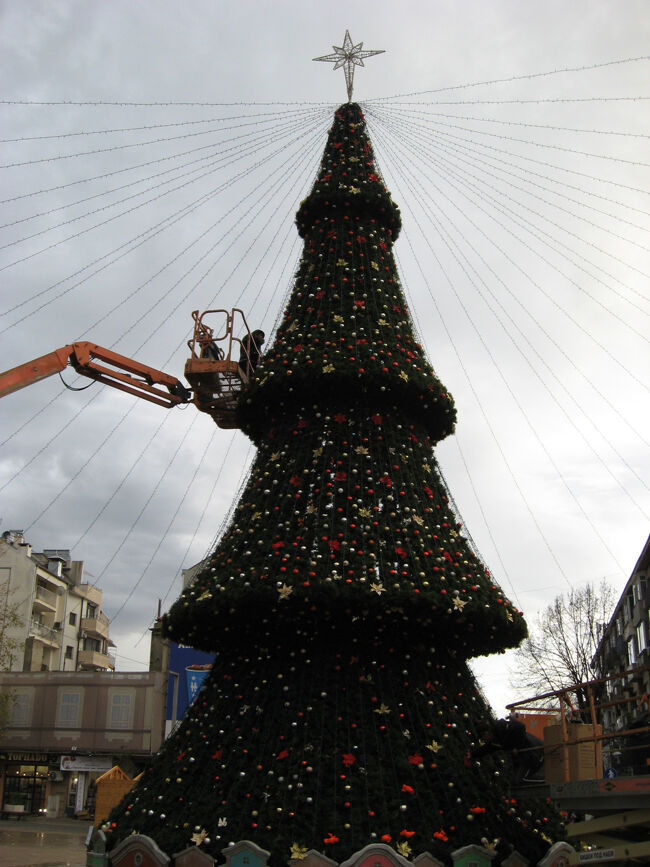 飾り付け途中でしたので私の滞在期間中は点灯されませんでした。