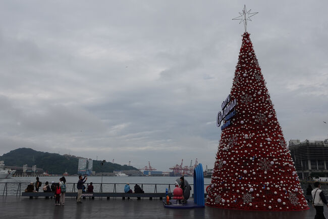 どんよりですが、風は穏やか。土曜日やし人多いかな。