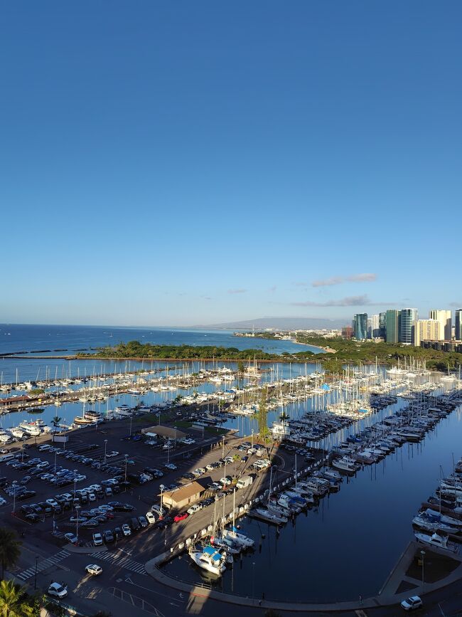 ５日目の朝<br />うむ！今朝は風向きと雲の動きが違う<br />トレード ウインドに変わったか！<br />やっと晴れそうだ