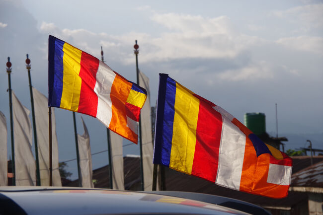 こちらはお寺の旗。<br />