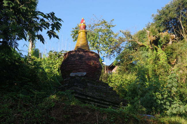 大層古いストゥーパがありました。創建当時の物なのかな？<br />