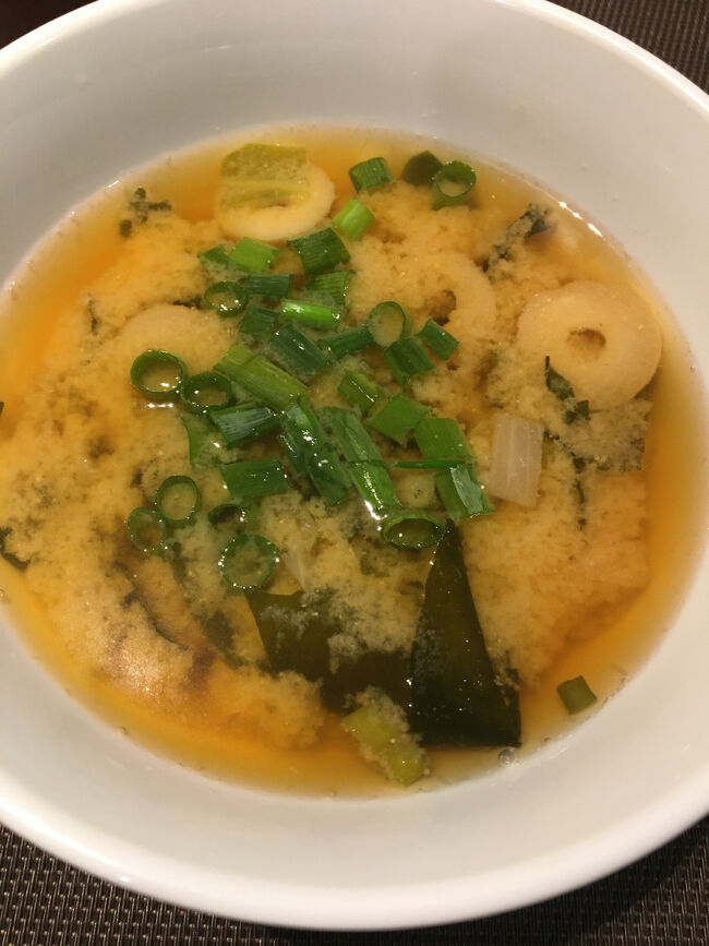 今日の夕食はお部屋で軽く済ませました