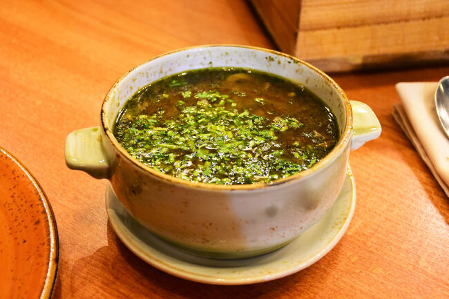 チャナキ（Chanakhi）<br />ラム肉と野菜のシチューで伝統的なコーカサス料理