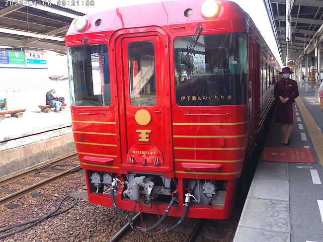 アテンダントは車両ごとにおられます