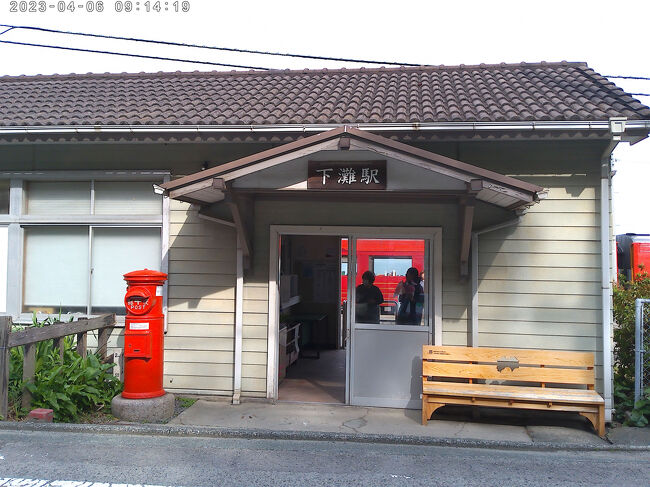 丸い郵便ポストもいいですね