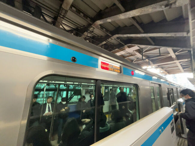 　京浜東北線に乗り換えます。<br /><br />　秋葉原駅12:11　→　浜松町駅12:19（1123B）