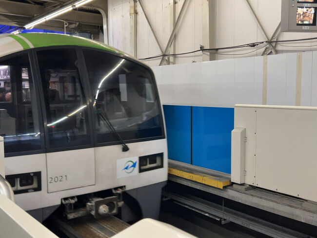 　最後尾に乗ります。<br /><br />　浜松町駅12:30　→　羽田空港第3ターミナル駅（空港快速）