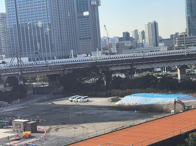 　途中、大井車両基地からの新幹線車両見えました。