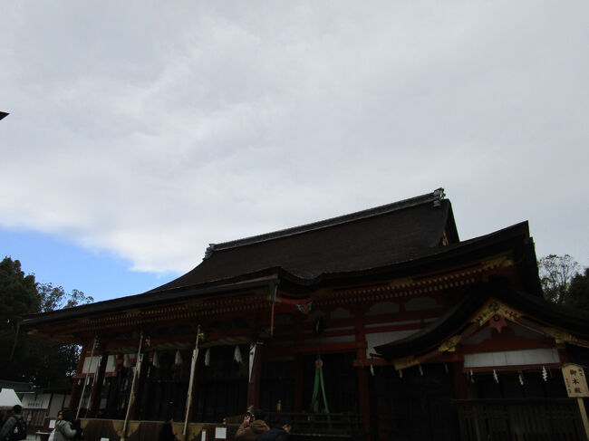 八坂神社お参りの後は花見小路に戻り、建仁寺さんまで歩きます。
