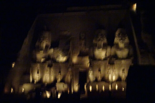 アブシンベル神殿「音と光のショー」<br />日本語開催でしたが、エジプトの歴史を理解していないため、残念でしたが少しも感動なく