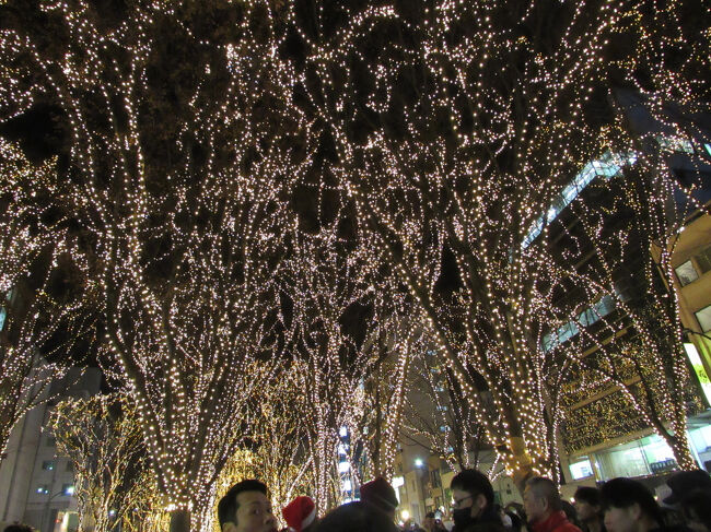 何のアナウンスも無しに、いきなり6時点灯でした<br />スマホに残せず、涙です。6時半に期待しましょう