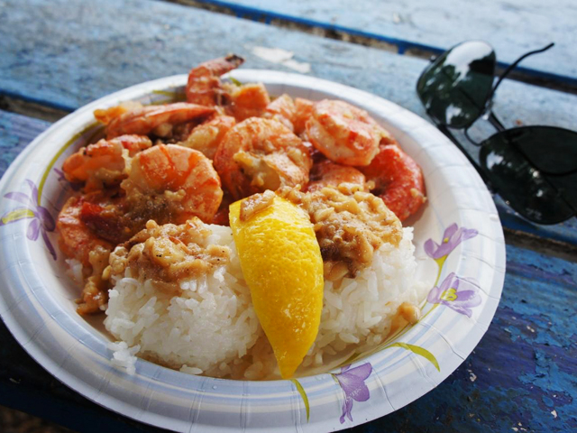 ハワイのガーリックシュリンプ店9選 やみつきになるb級グルメ トラベルマガジン