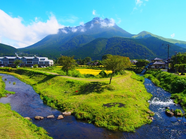 【由布院・湯布院】人気温泉の代表格の名所、憧れの宿、グルメ情報など