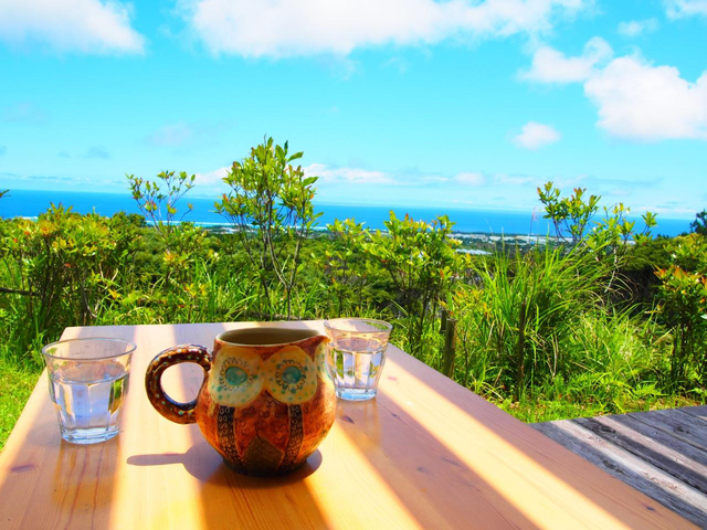 沖縄好きが選ぶ オーナーのセンスが光る沖縄の癒やしカフェ7選 トラベルマガジン