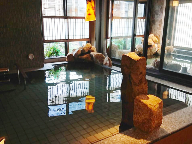 10. 天然温泉　夕霧の湯　ドーミーインＰＲＥＭＩＵＭなんば